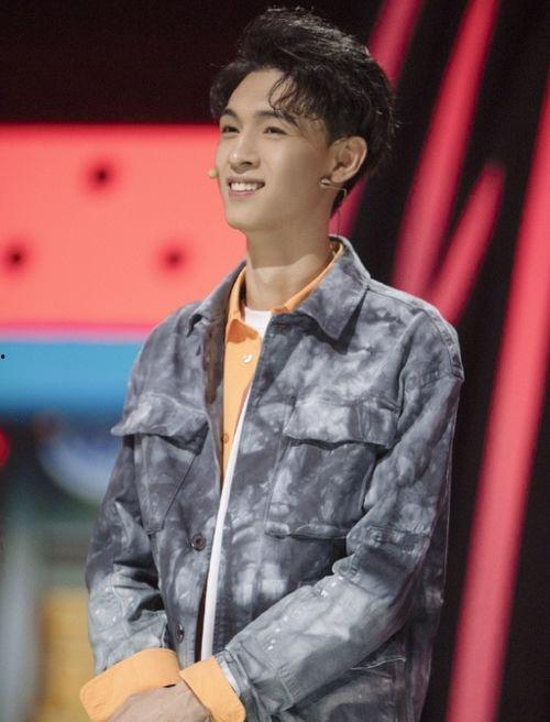 刘大锤爆料沈腾视频,揭秘娱乐圈幕后趣事 第2张 刘大锤爆料沈腾视频,揭秘娱乐圈幕后趣事 第2张